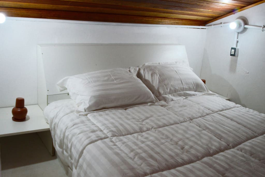 cama Queen, mezanino do quarto Azul