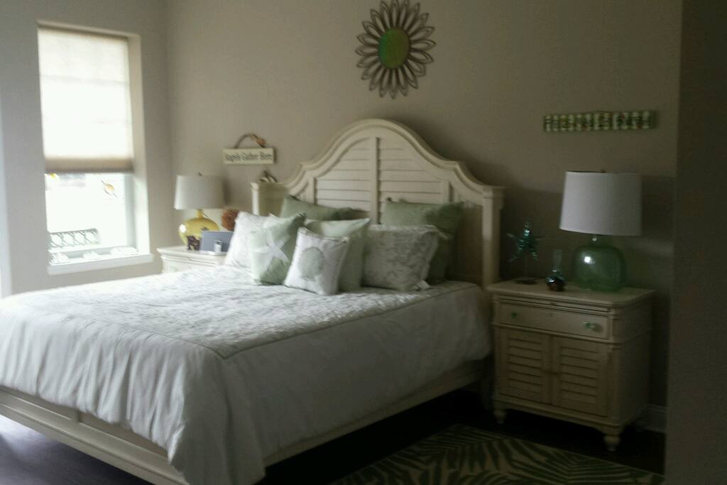 Master en suite, California King Bed