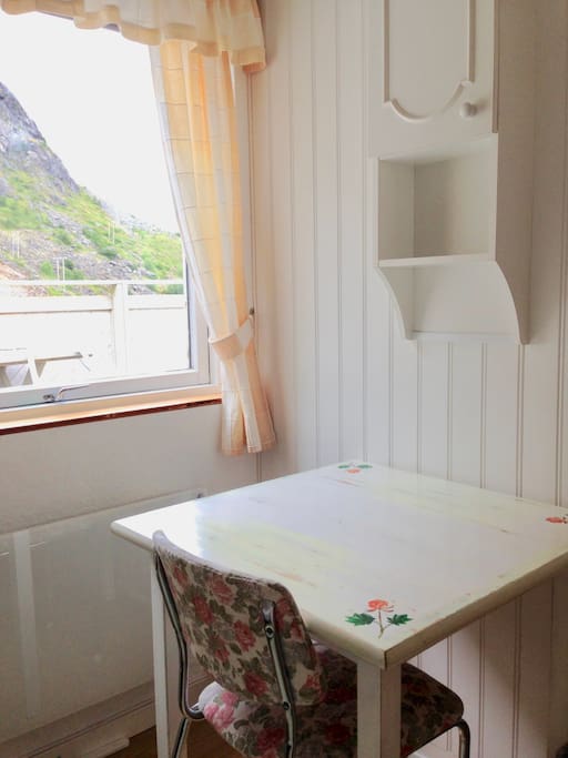 Room with view to the mountain Tindstind.