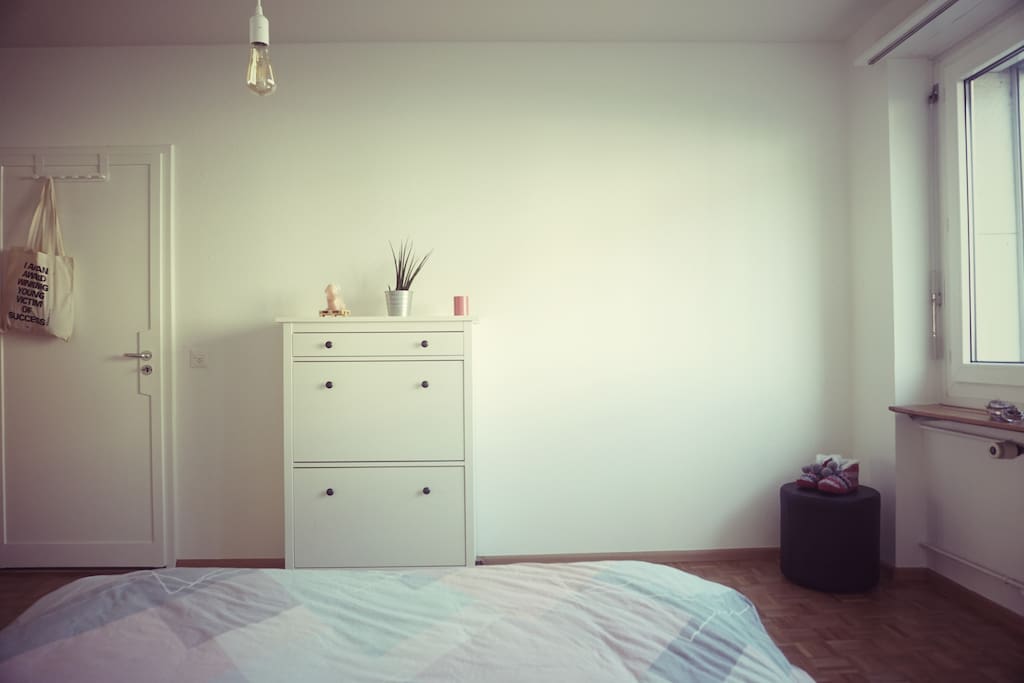 Master bedroom · Queen size bed