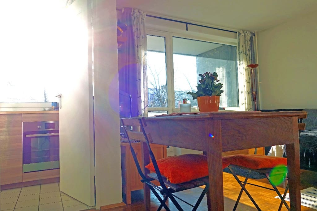 Let the sun in! The huge windows are directed towards South which guarantees you a beautiful sunlight flat all day long.