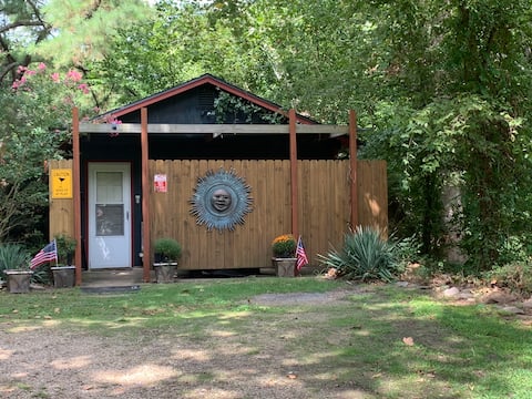 White River Cottage-River front table rock lake