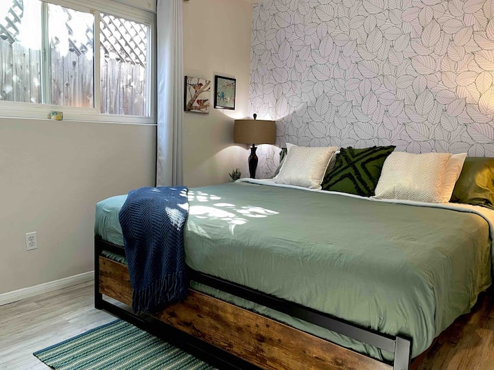 Გაუშვით ან გაისეირნეთ ამ საწოლში!