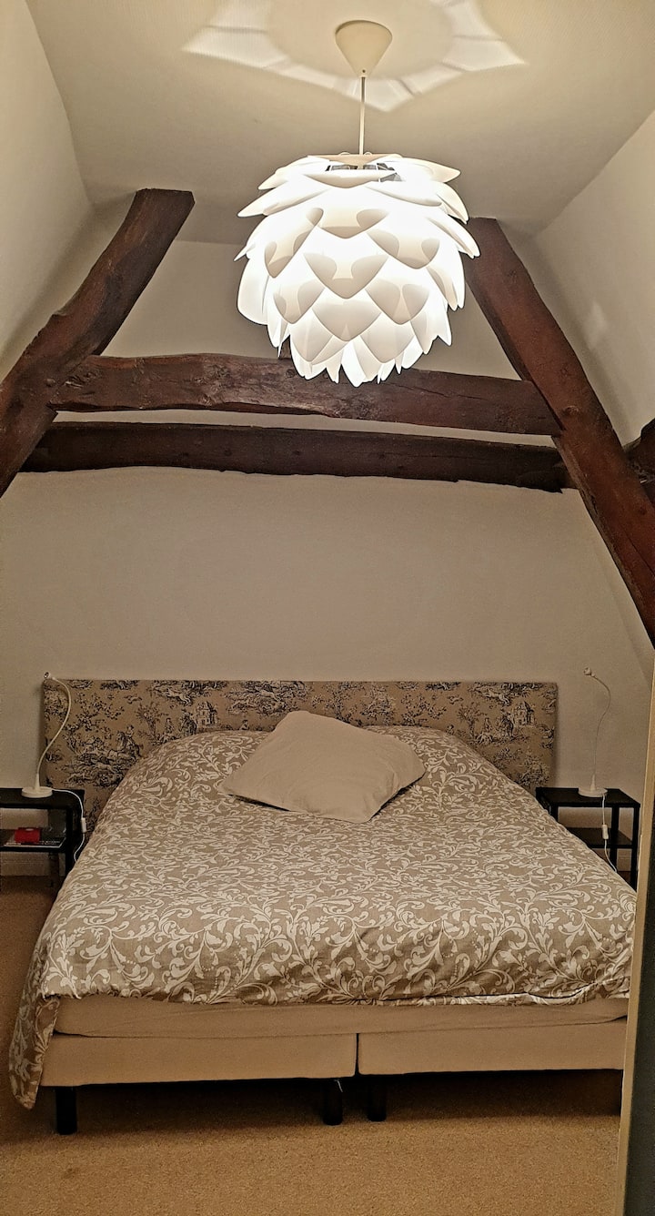 საძინებელი 1