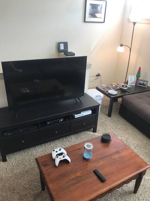 55" 4K TV w/ XBox One S