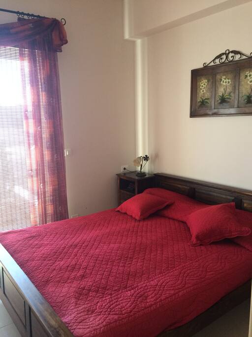 1 διπλο κρεβατι master bed