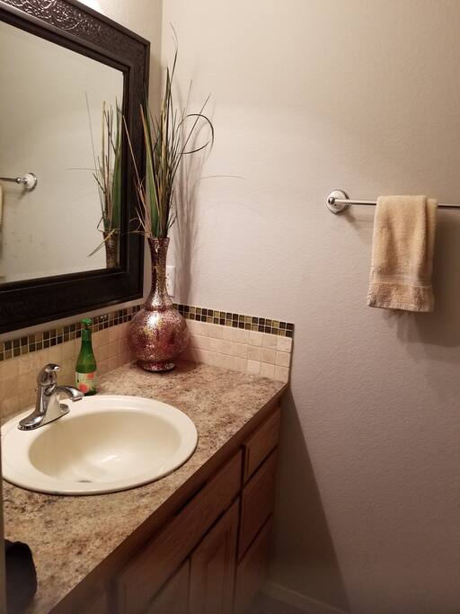 Private bath for guest use.