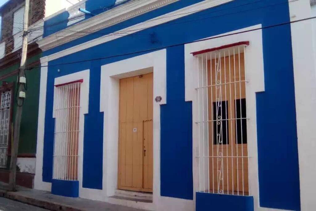 Frente de Casa Ernesto