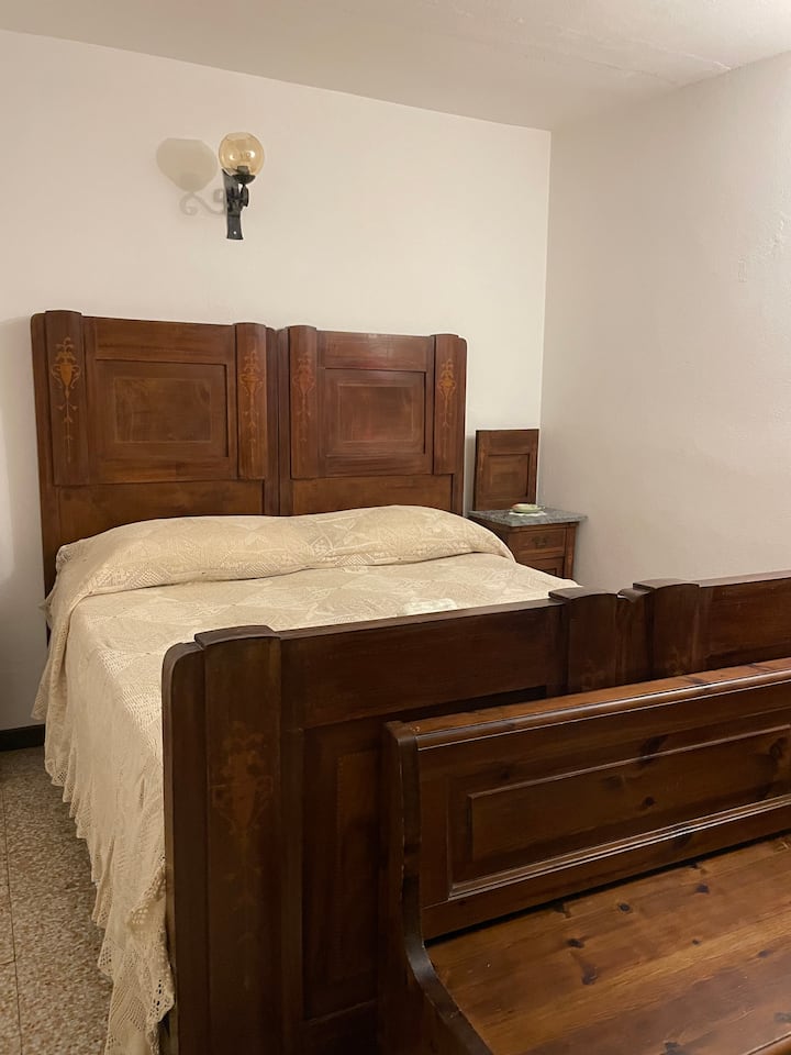 Spálňa s manželskou posteľou 