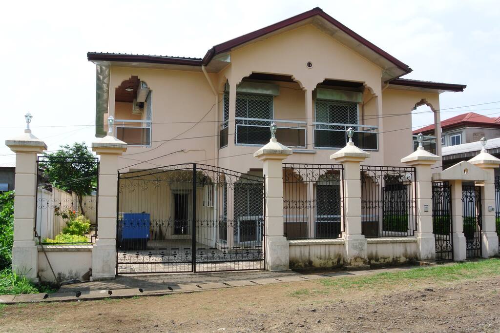 Global view of the building.