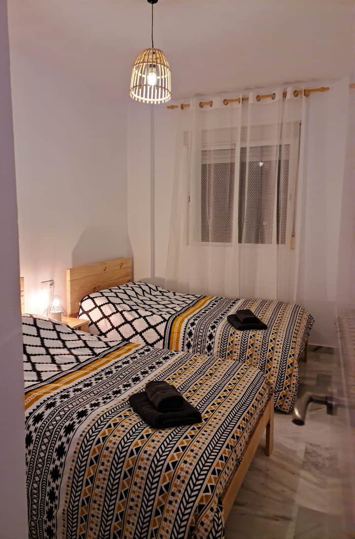 The single beds are 105cm wide, not the standard 90cm. Sleep to your own!!!
---------------

The single beds are 105cm wide, not the standard 90cm. Sleep at ease !!!