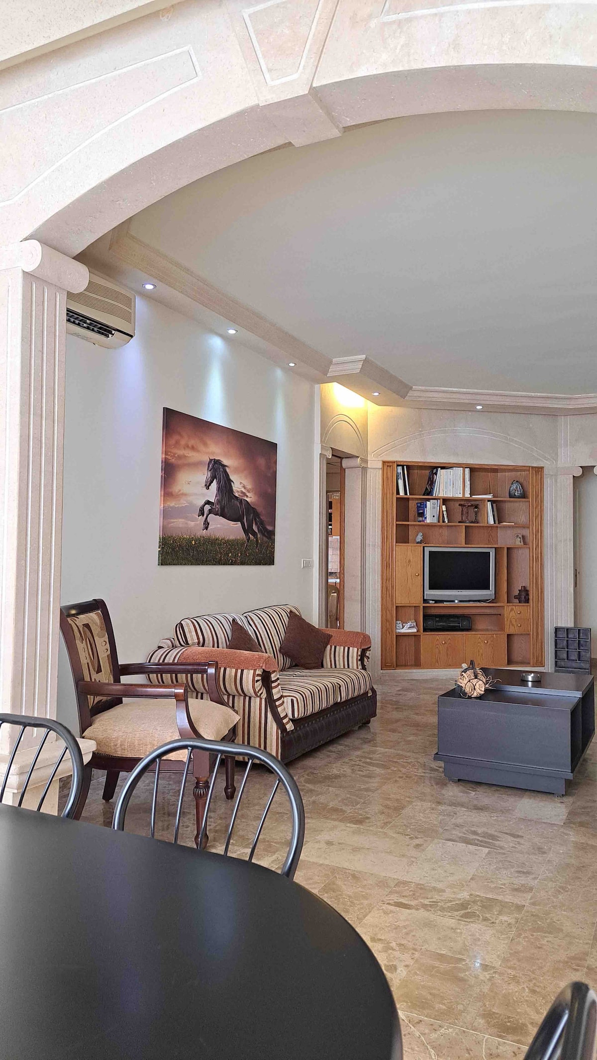 Spacious Apart, 2-min to beach & Old Souk