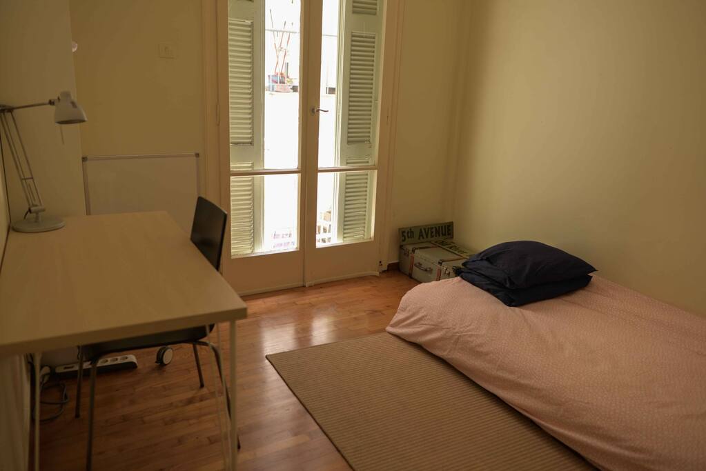 The room 2