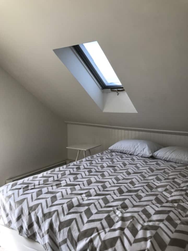 Спалня с двойно легло