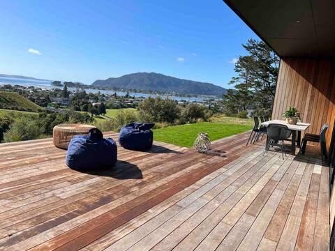 Tairua treat - central with spectacular views