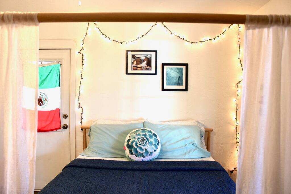 Cozy bed!