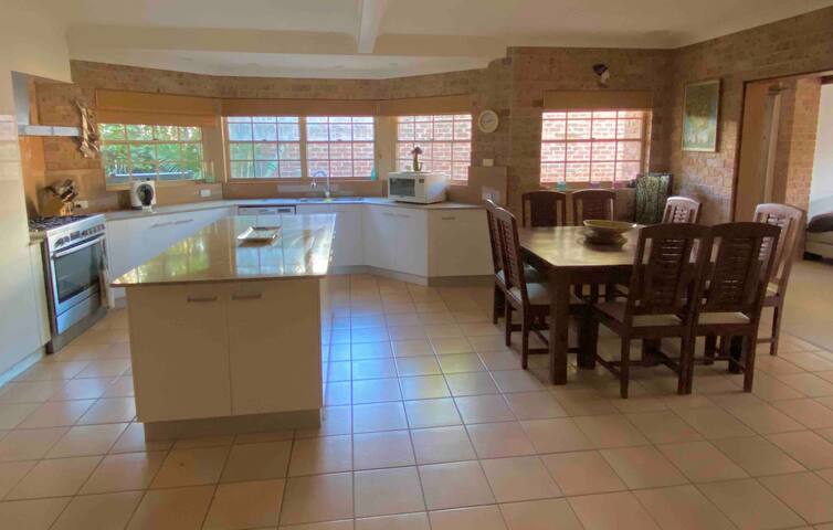 Palm Holiday House-Red Rock Beach-Family luxury gallery image 5