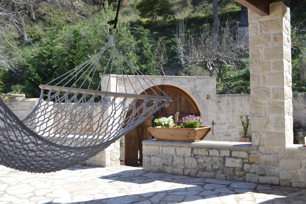 Relax in the hammock and enjoy the natural landscape!