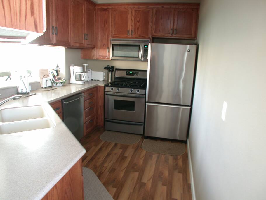 195 Main-Kitchen