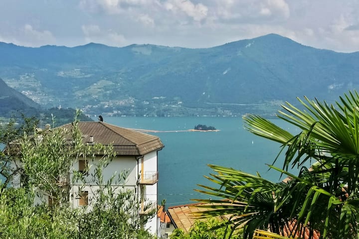 The Floating Piers View Apartment