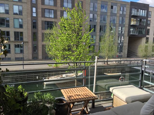 Harborview, canals, balcony, subway to airport gallery image 3