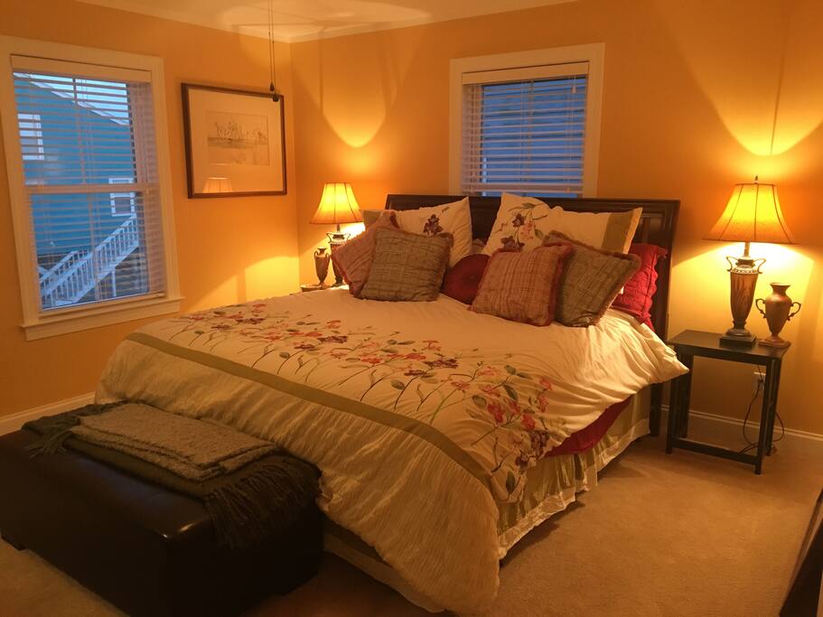 Private bedroom with king size bed