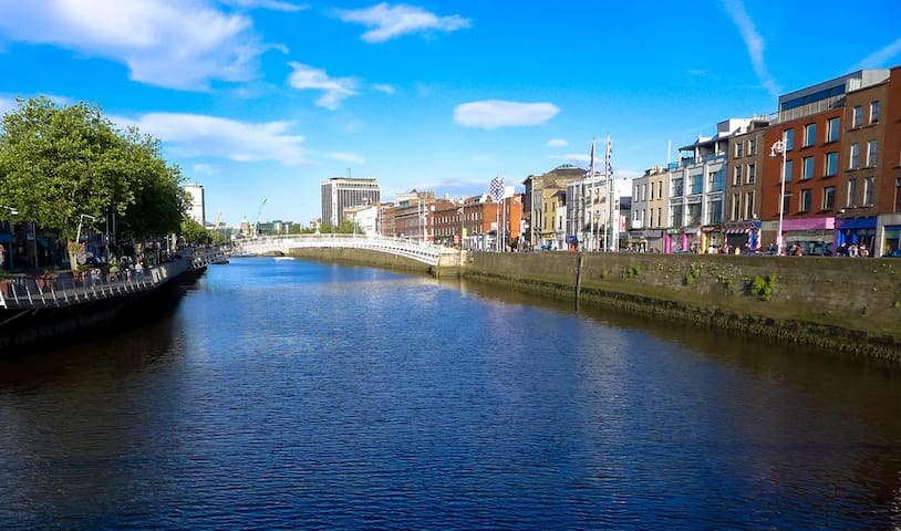 King bed in the City centre R4