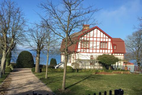 Idyllic villa w amazing sea view