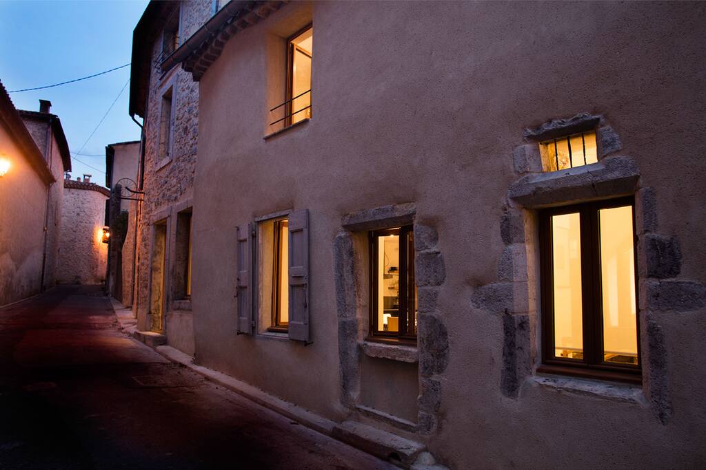 The Gallery house is a pair of 13th Century cottages that have been beautifully renovated by a photographer who has filled this bright, contemporary living space with images he has taken or found on his travels. Plus a spectacular stone courtyard, balcony and terrace.
