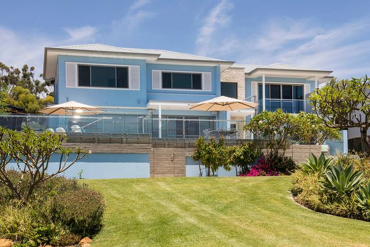 Eagle Bay’s Luxury Ella Estate gallery image 2