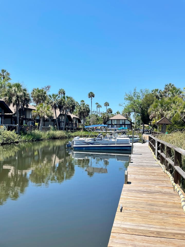 Crystal River Bungalow with boat slip Condominiums for Rent in