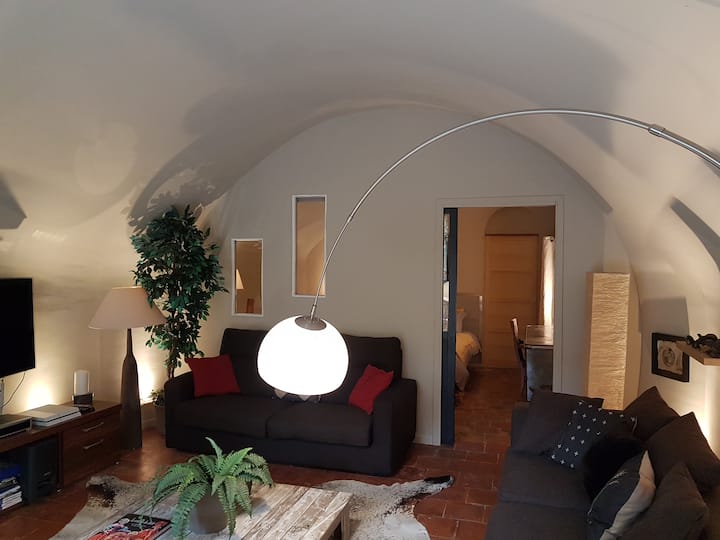Sebule 25 m2+ kitanda cha sofa + nyumba ya sinema dvd