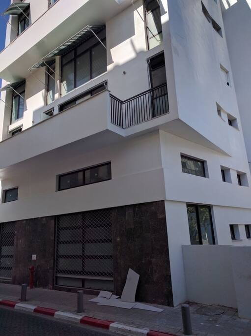 balcony