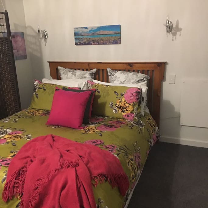 This is one of the queensize bedrooms 100.00 for two people ! Extra people 30.00 each ! (Children only 15.00 each )This includes a continental breakfast !!