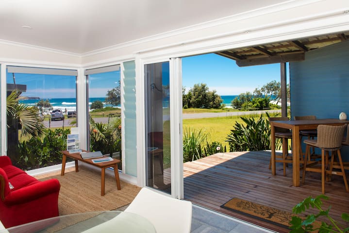 ArtHOUSE Beachfront Accommodation No. 3