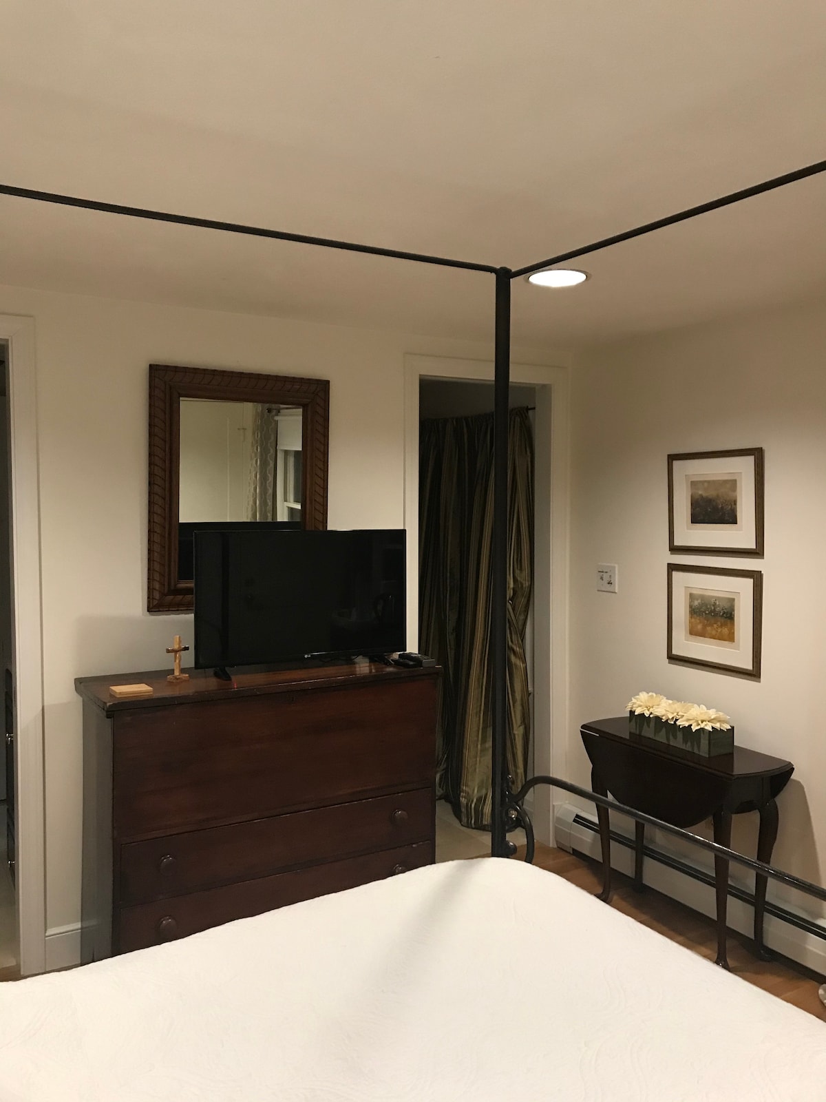 Bishop Suite