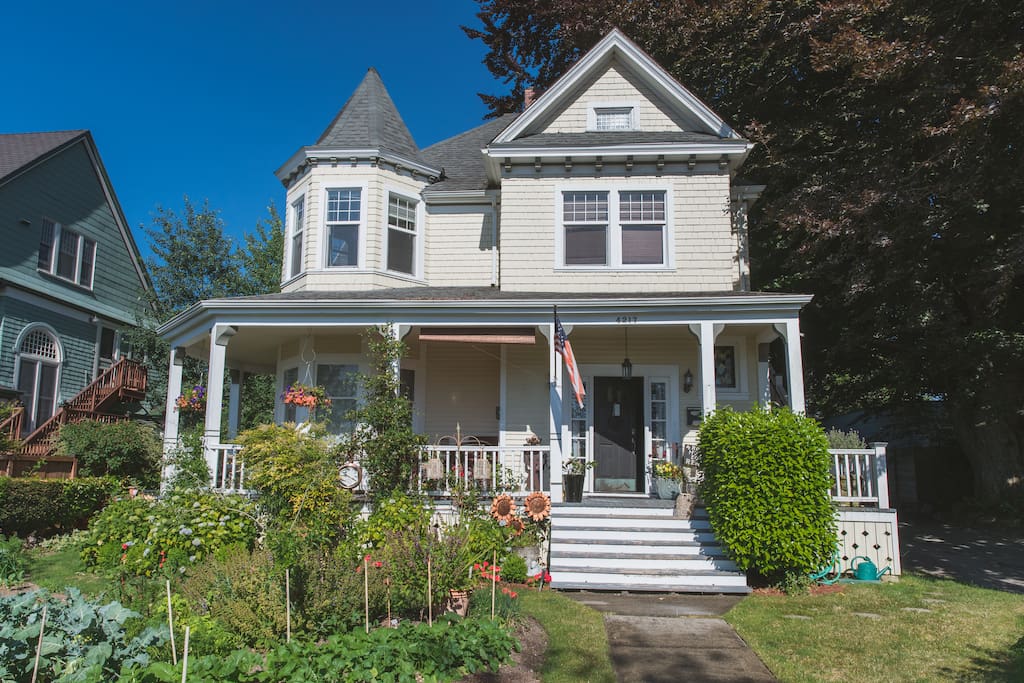 1892 Queen Anne Victorian