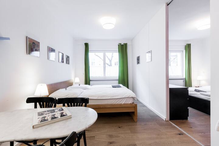 6 [RU5] 5 bedrs, 2 bath, @subway + Park ex-Airport gallery image 5