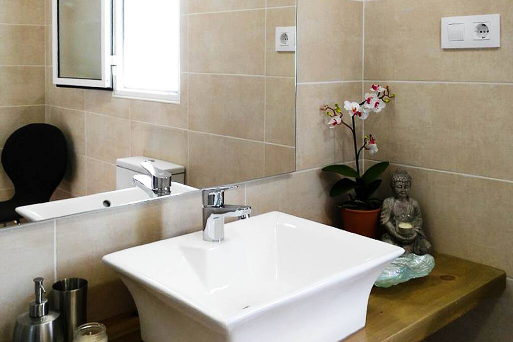 Downstairs shower room