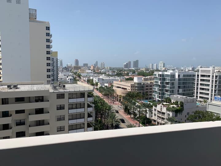 South Beach Modern Beach Studio - 1 Month Minimum - Miami Beach