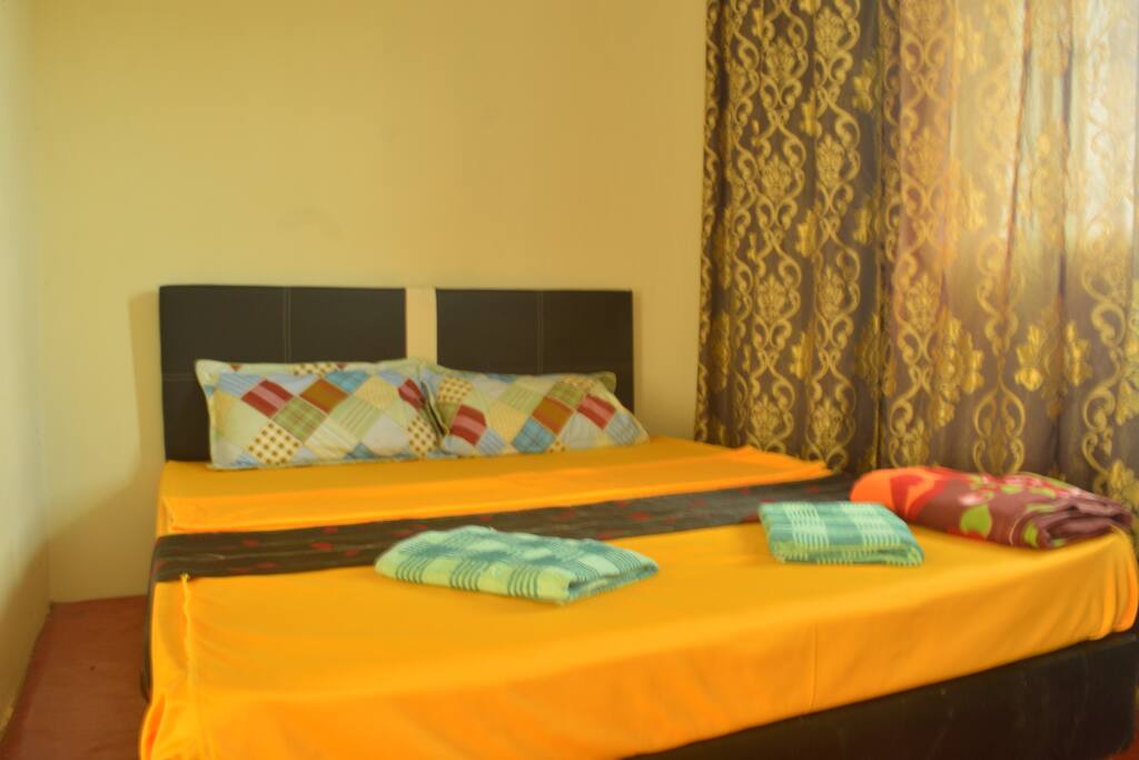 The room view. We have 9 unit of room available and rate are including entire place and 9unit not by room.