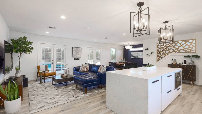 UT Football Fave – Pool, Hot Tub, BBQ Grill, Etc. gallery image 2