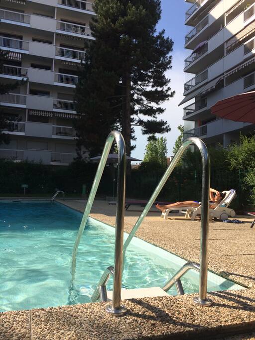 Piscine transats à disposition