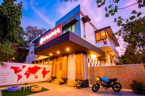 Zostel Aurangabad | Deluxe Twin Room (Ensuite)