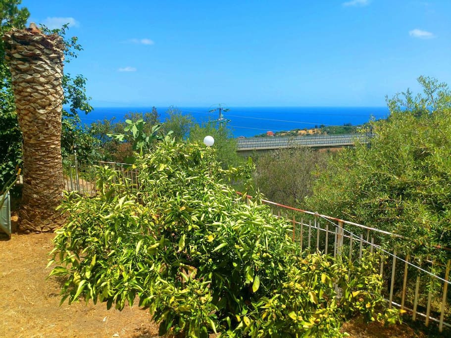 Vista mare immerso nelle campagne