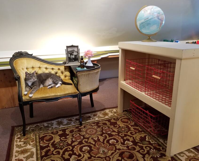 Seating plus storage space!