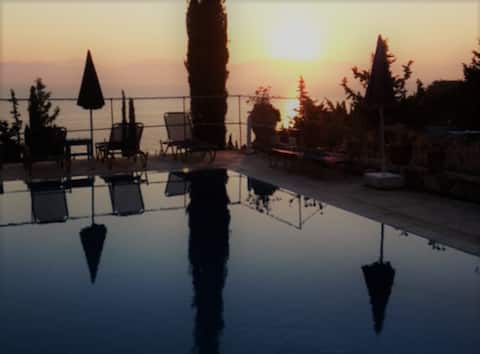 Villa Panorama (The Cottage Apartment)