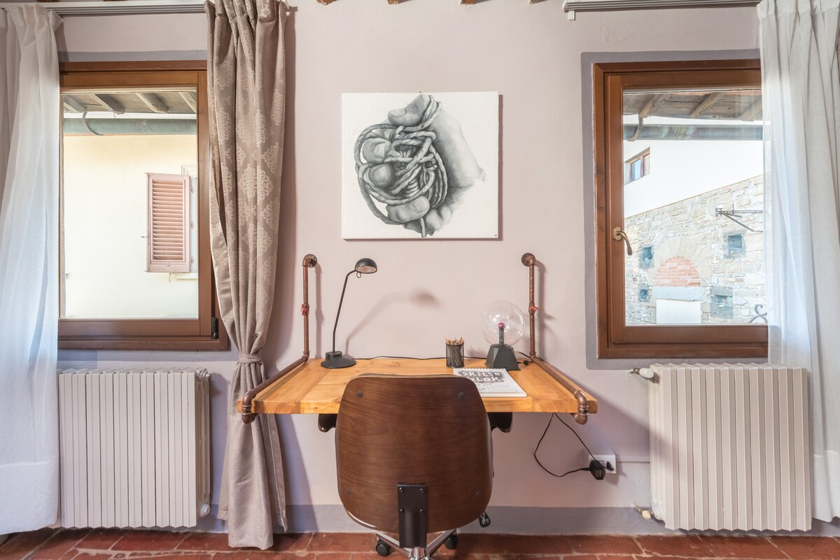 Charming Attic in medieval Tower - Apartments for Rent in Florence,  Tuscany, Italy - Airbnb, image size:1200x801