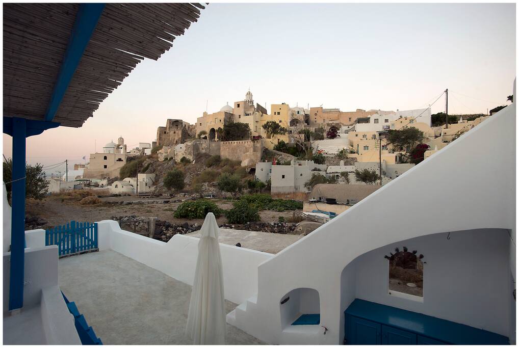 View to the yard and Kasteli
