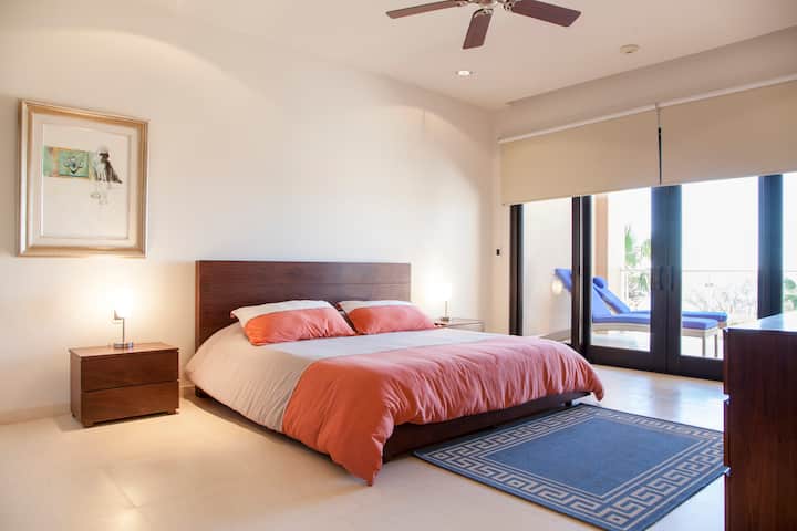 Recamara principal con terraza.